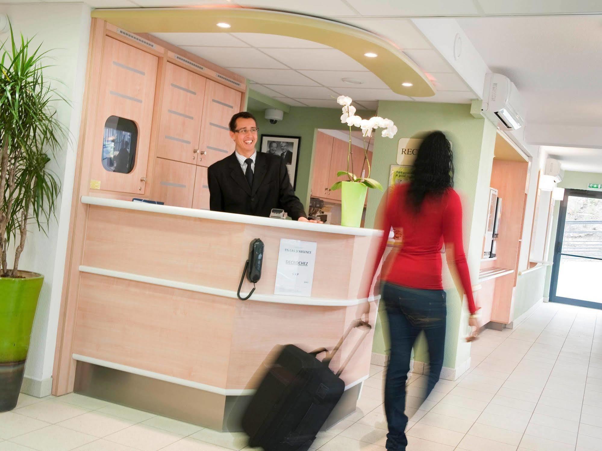 B&B Hotel Nimes Caissargues Exterior photo